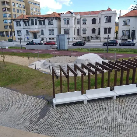 Near The Konukevi Espinho (Aveiro)