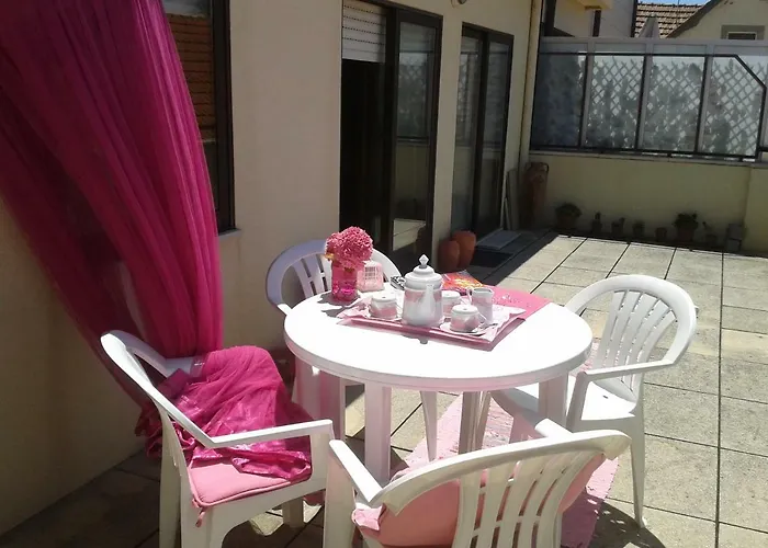 Konukevi Near The Espinho (Aveiro)